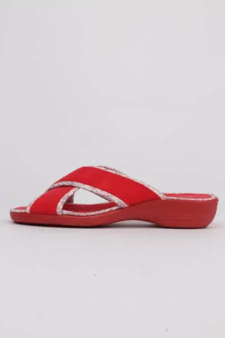 Zapatillas tejido rizo rojo...