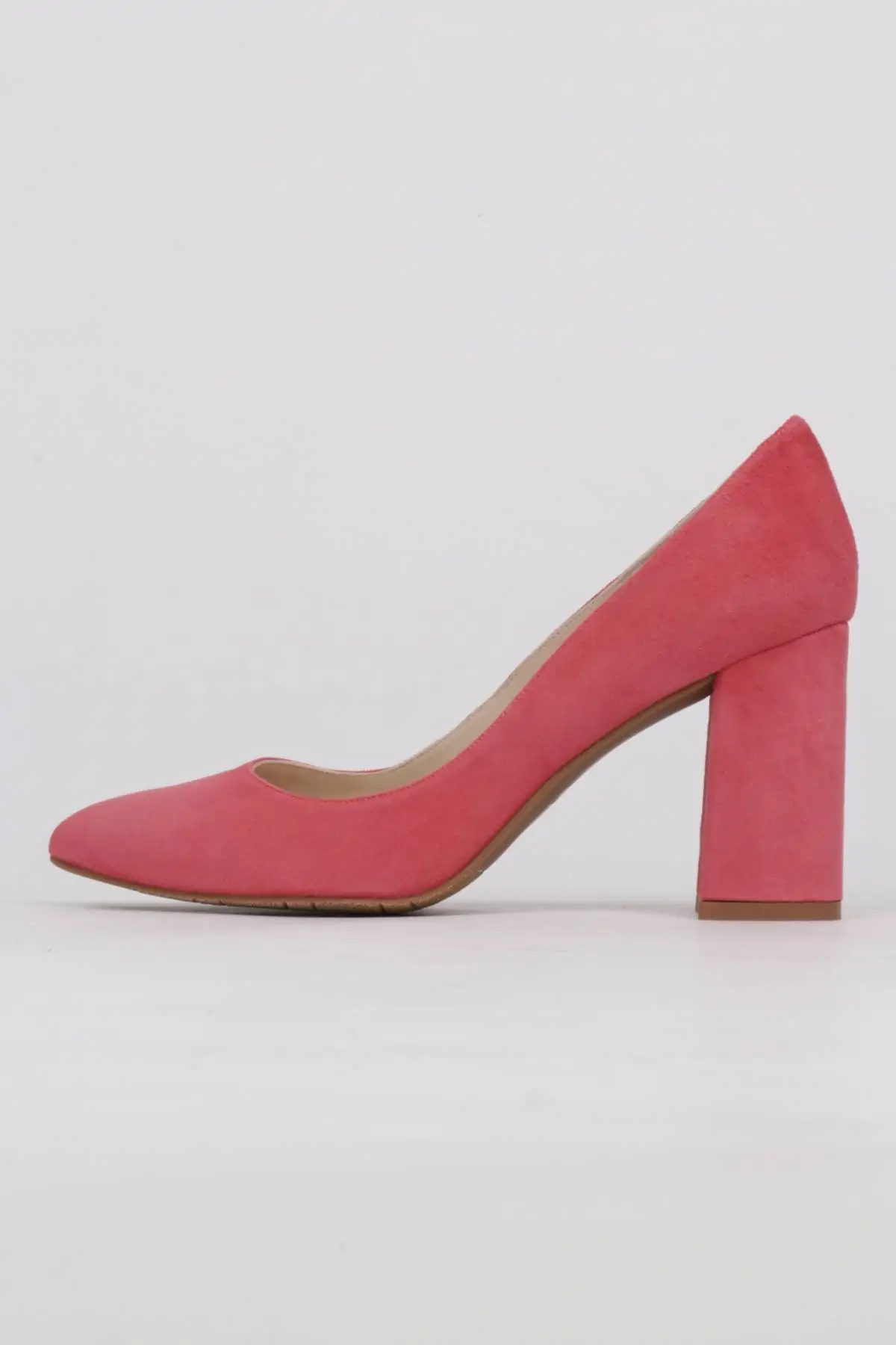 broad heel shoes