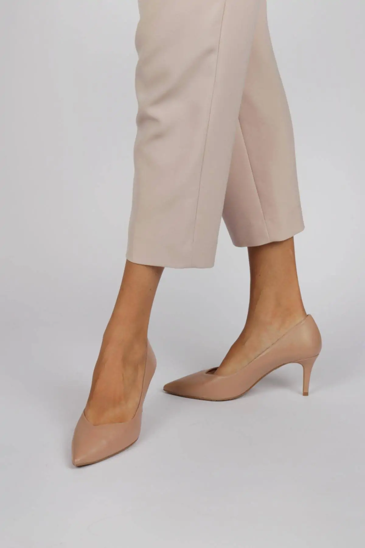 vasteland Vleien Idool Stiletto beige color leather - COMFORTABLE HEEL PUMPS