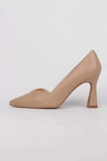 Zapatos piel nude escote...
