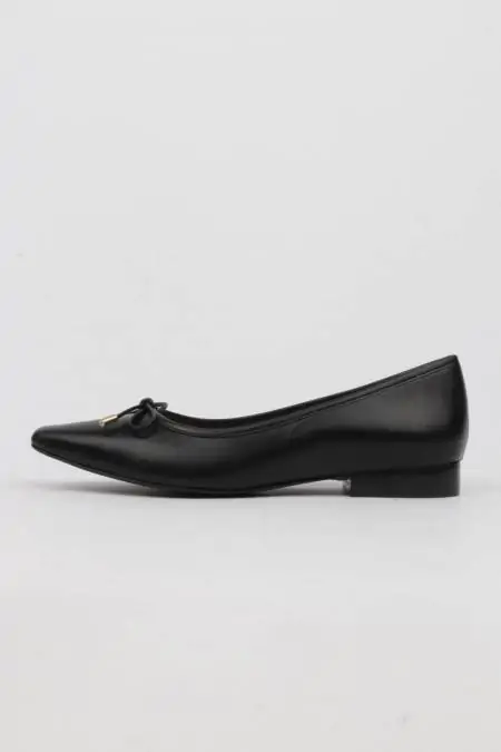 Black ballet flats square...