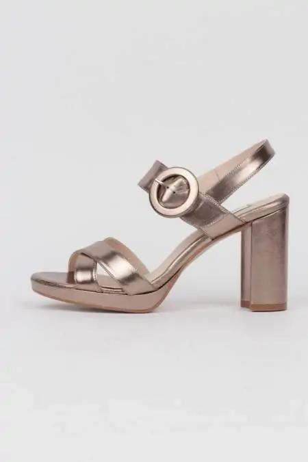 Sandalias plateadas con...