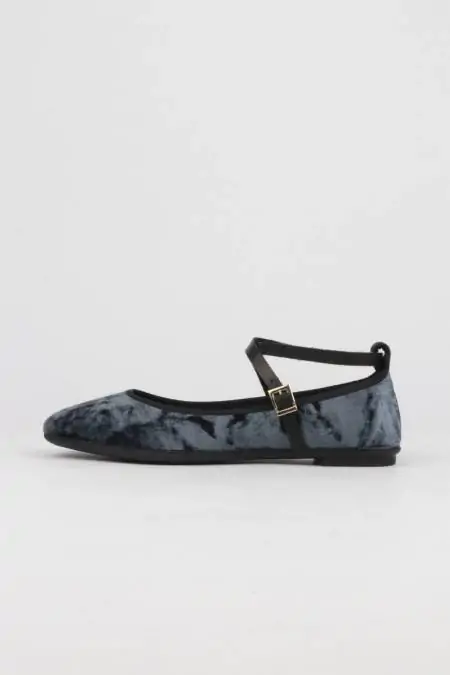 Merceditas tercipelo gris...