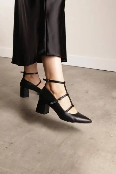 Zapatos Mary Janes negros...