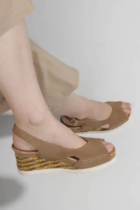 Comfortable wedge sandals...