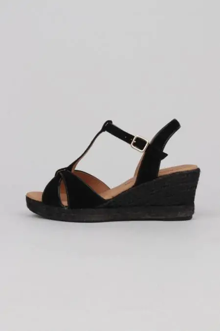 Black esparto wedge sandals