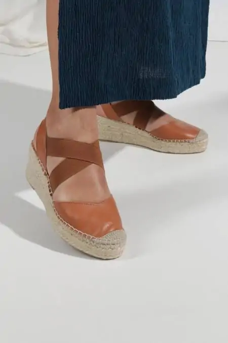Low wedge espadrilles brown...