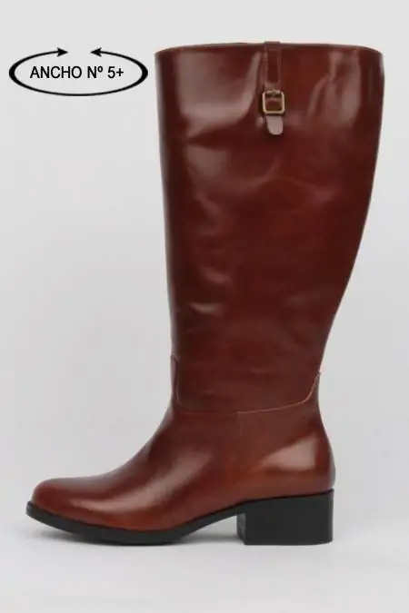 Low heel high boots brown...