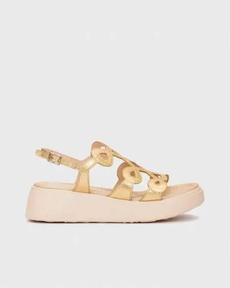 Sandalias doradas cuña...