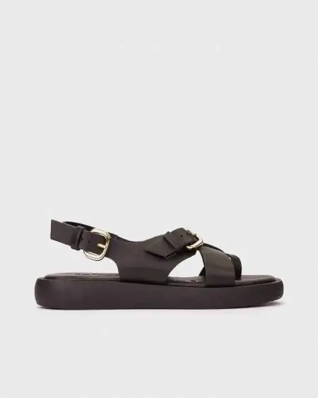 Flat sandals black leather...