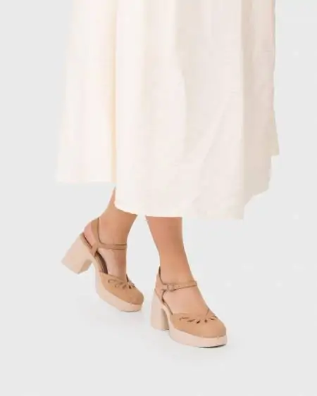 Wide heel shoes Wonders...