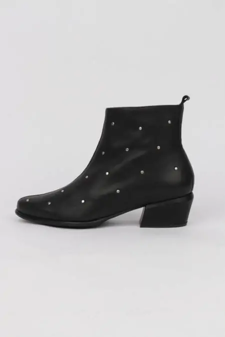 Botines cowboy negros...
