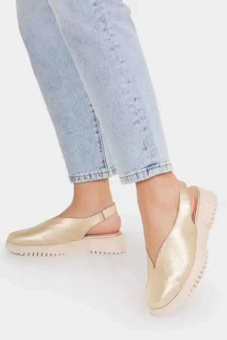 Zapatos dorados...