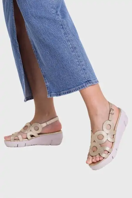 Wedge golden sandals...
