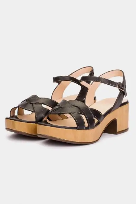 Wide heel sandals black...