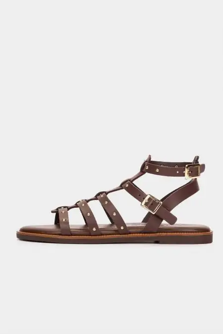 Sandalias planas marrones...
