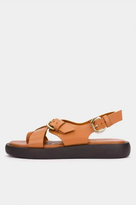 Flat sandals camel leather...