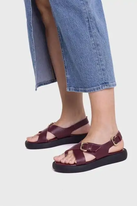 Flat sandals burgundy...